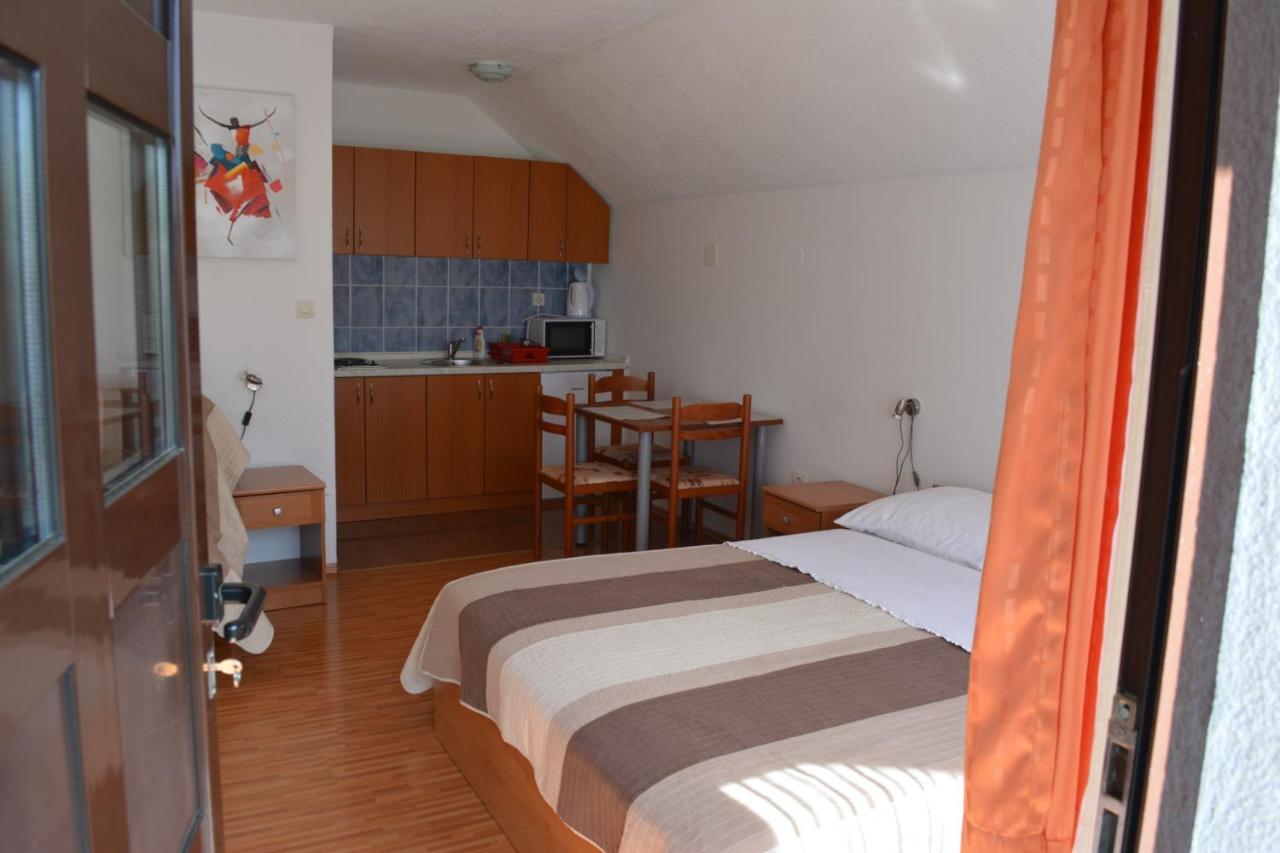 Guesthouse Andja 스몰리야나크 외부 사진