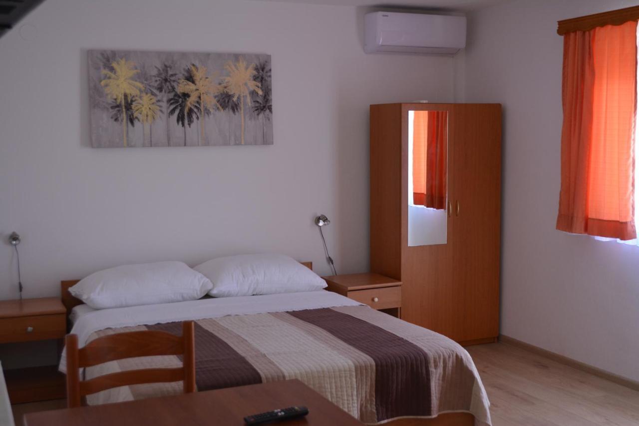 Guesthouse Andja 스몰리야나크 외부 사진