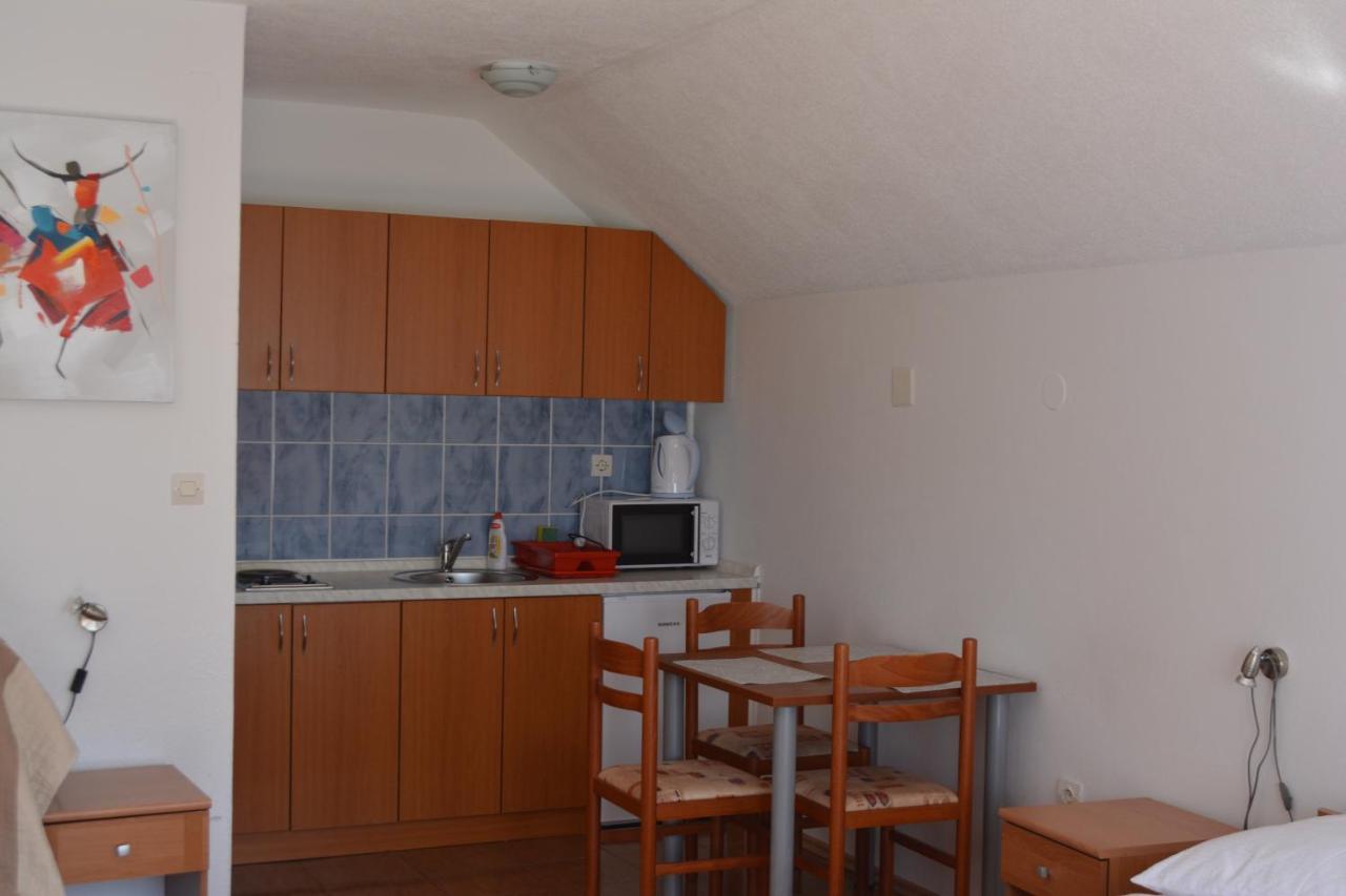 Guesthouse Andja 스몰리야나크 외부 사진