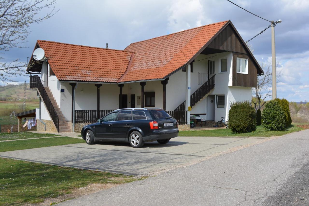 Guesthouse Andja 스몰리야나크 외부 사진