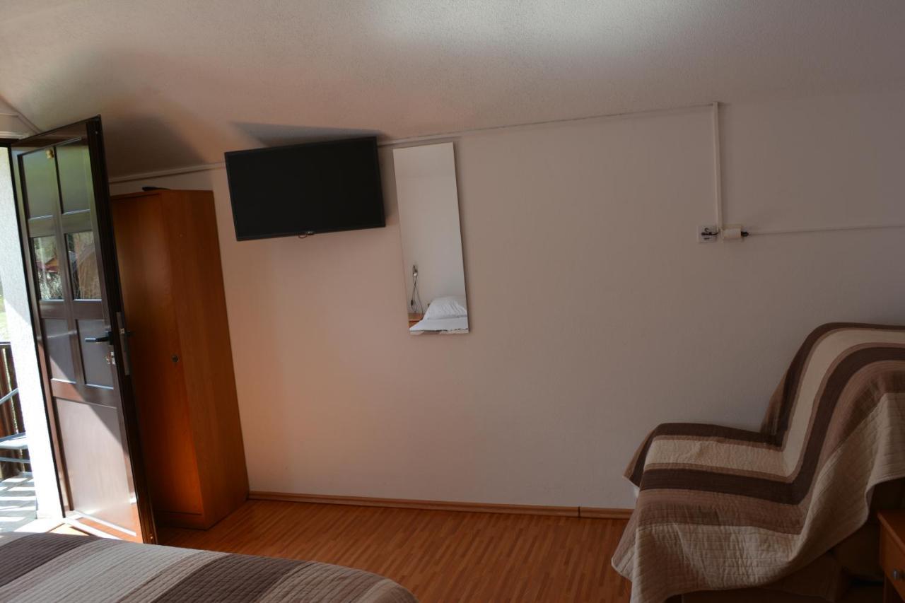 Guesthouse Andja 스몰리야나크 외부 사진