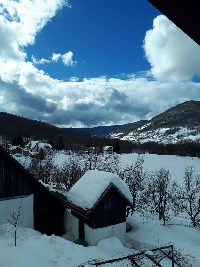 Guesthouse Andja 스몰리야나크 외부 사진