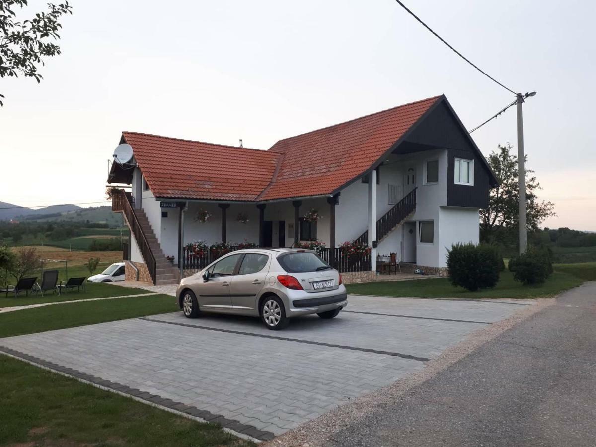 Guesthouse Andja 스몰리야나크 외부 사진